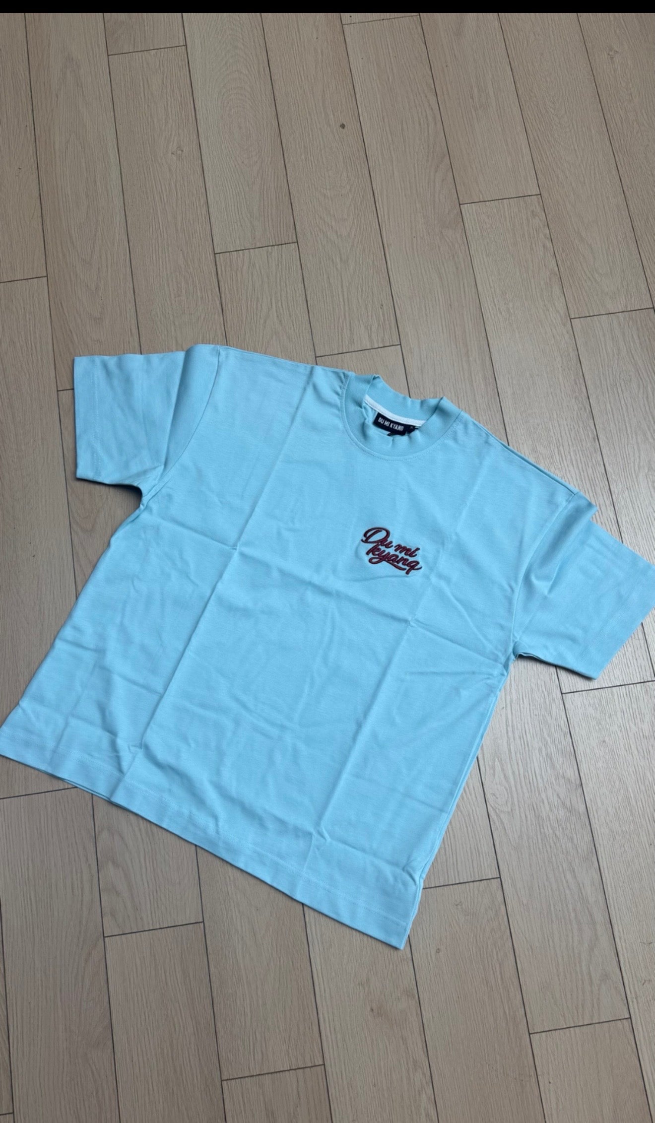 Du Mi Kyanq Script Tee Blue/Red